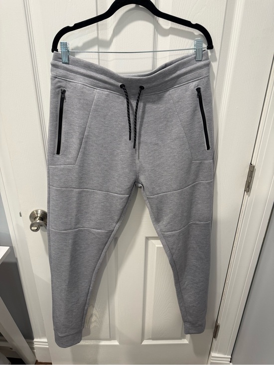 White tag Other - Men's Gray Jogger Sweatpants with Zipper Pockets